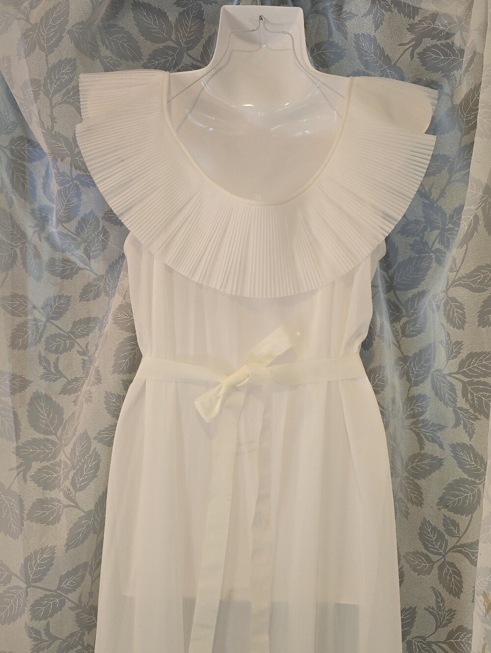 1950s Vanity Fair Pleated Sheer White Negligee - Picture 4 of 7